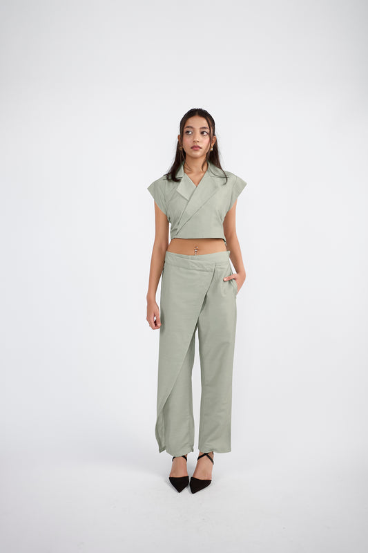 Crop top paired with Korean pants