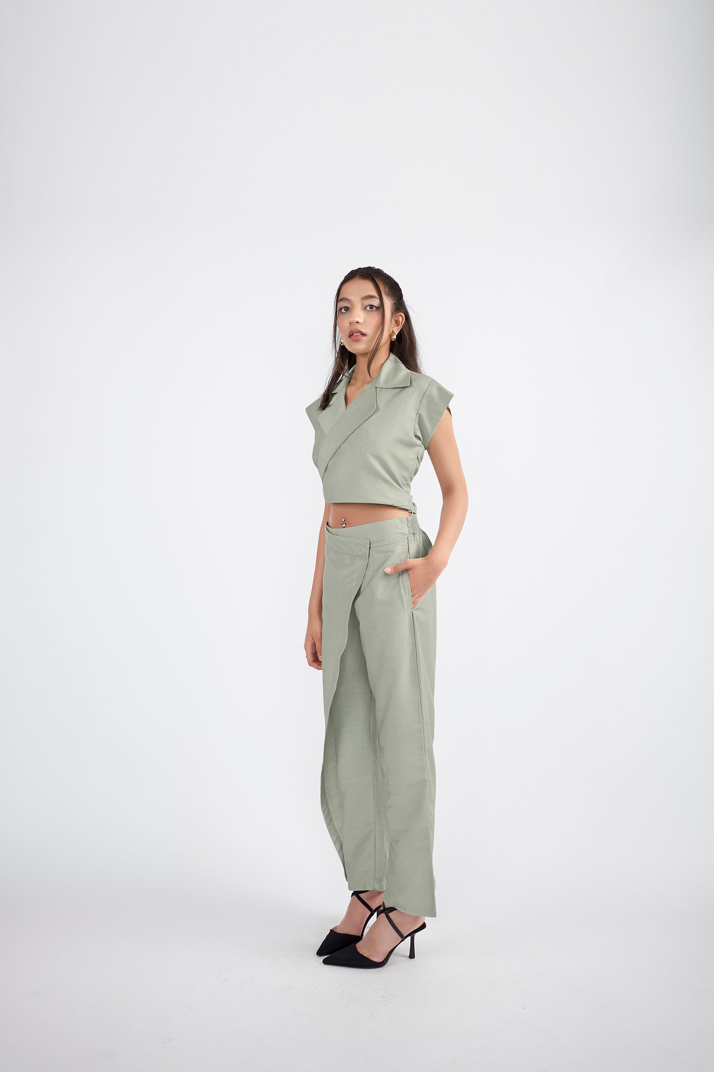 Crop top paired with Korean pants