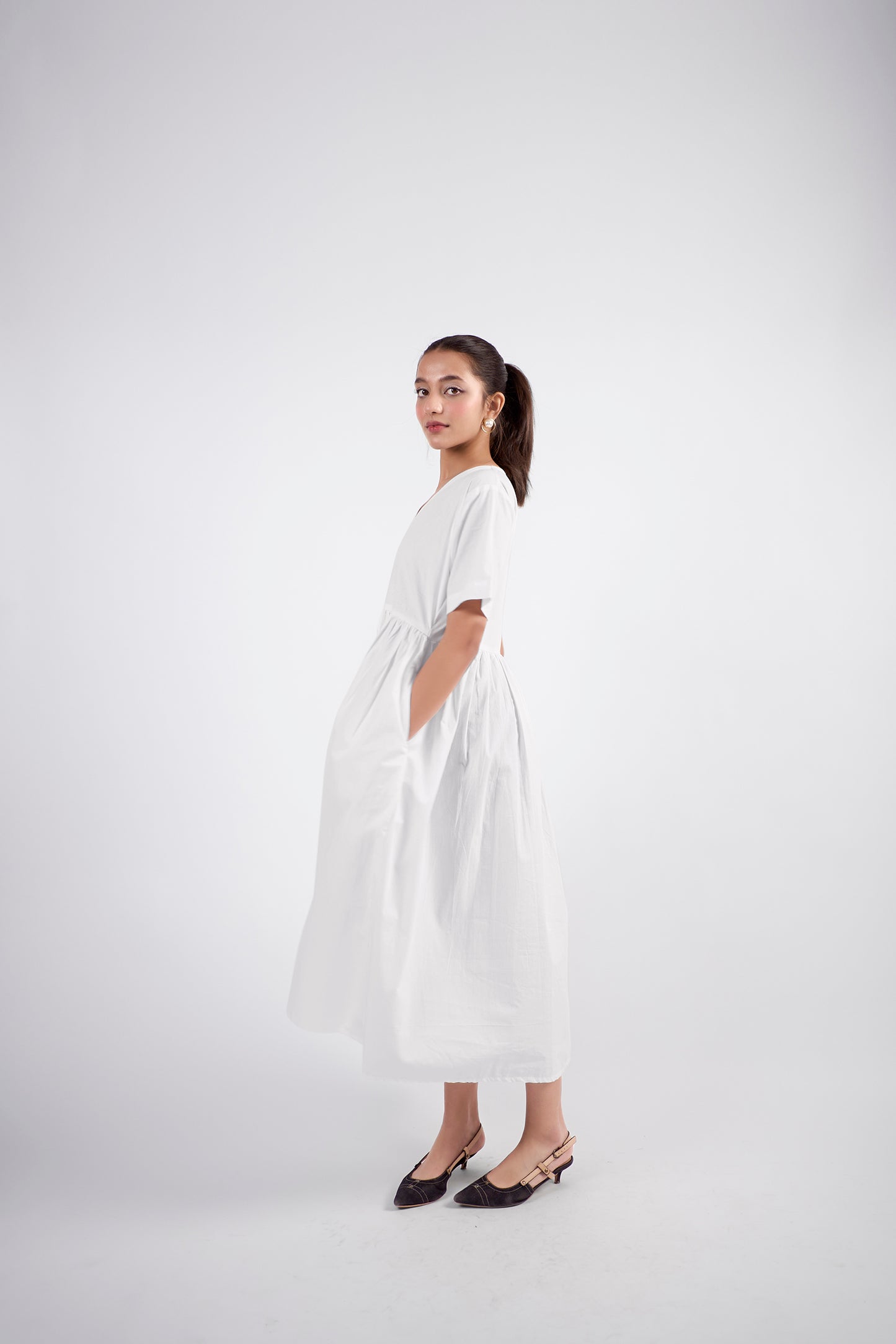 V-neck white casual midi dress