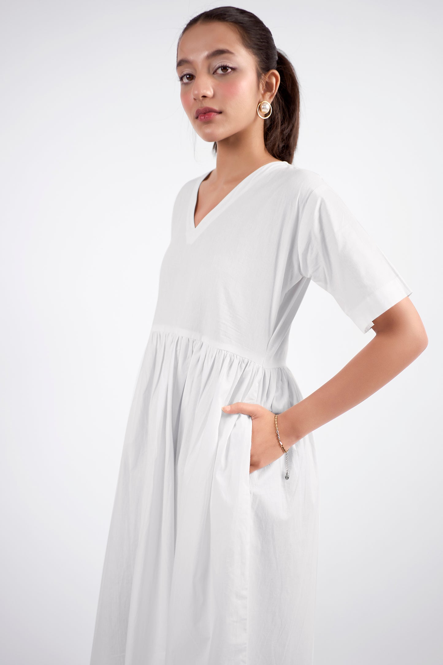 V-neck white casual midi dress
