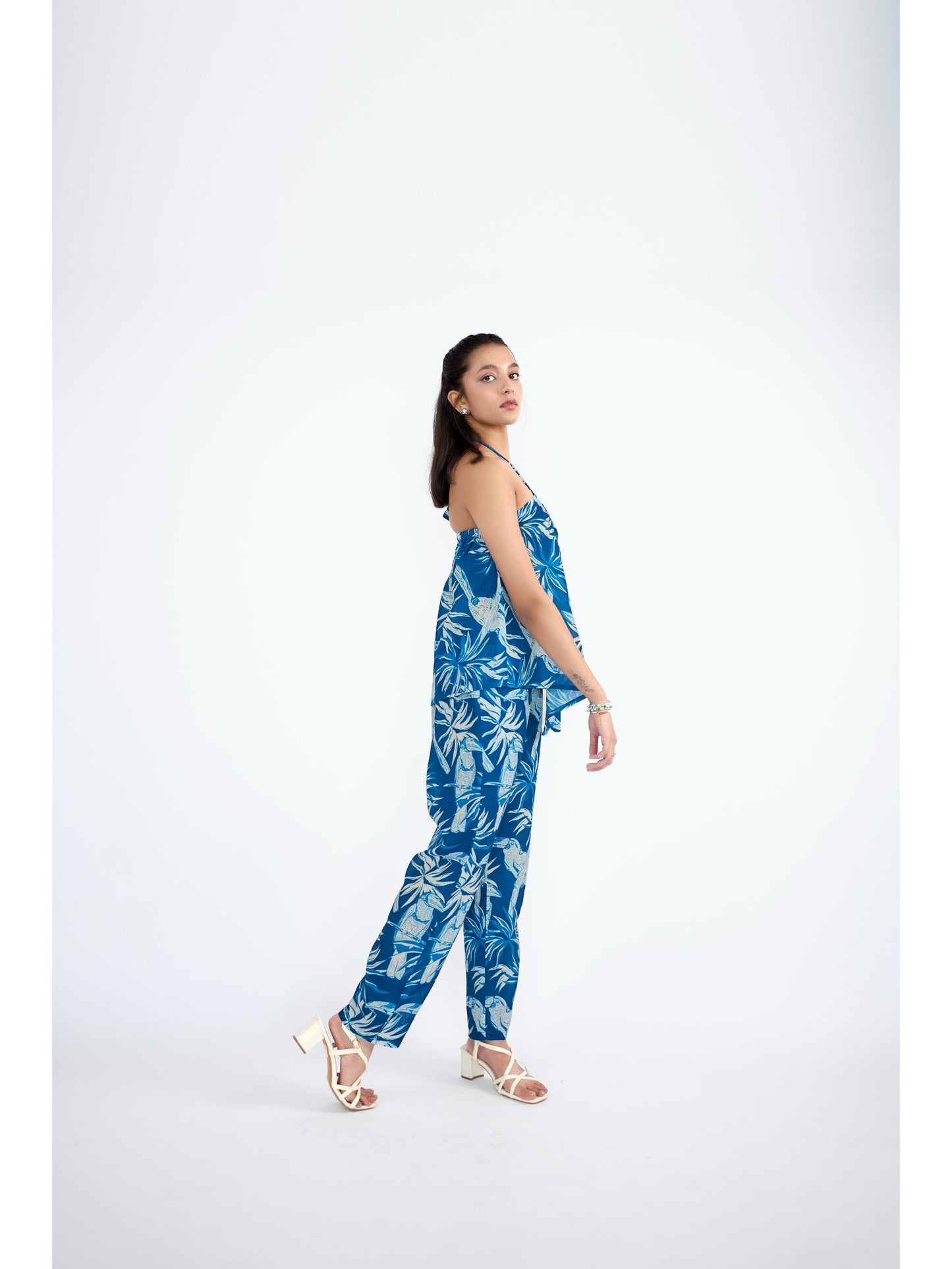 Chic halter neck tie-up top with pants