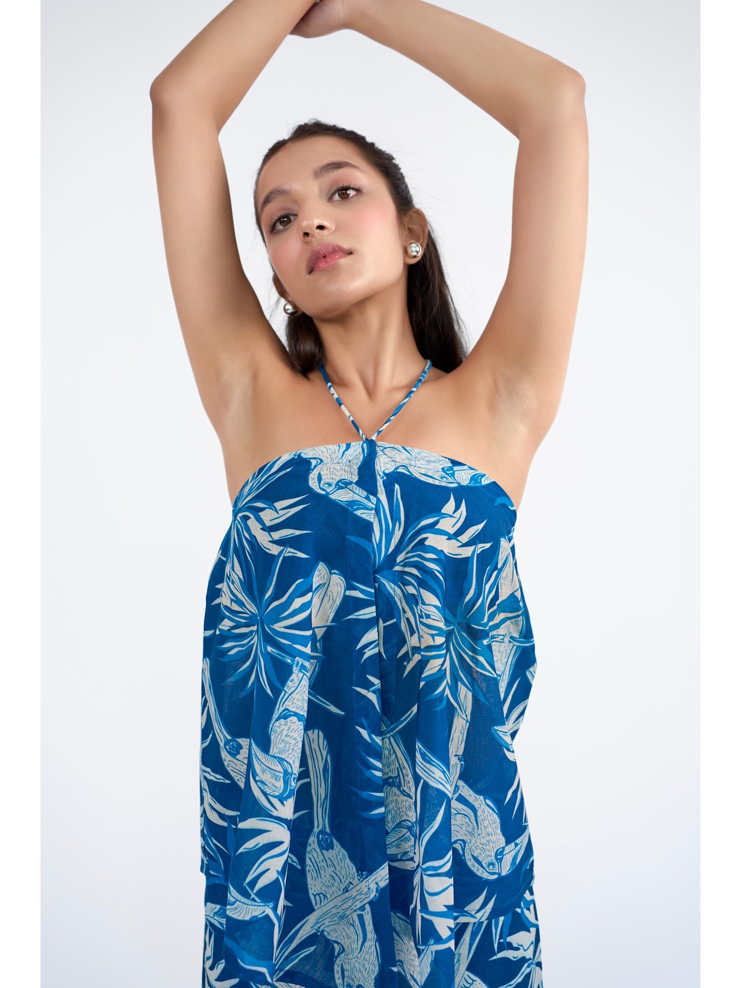 Chic halter neck tie-up top with pants