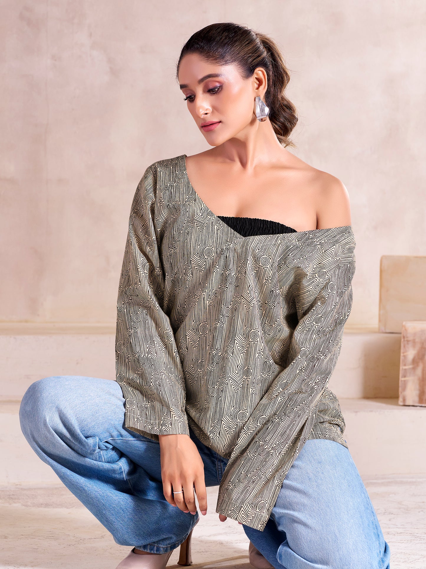 Mystic Maze V-Neck top with brallete