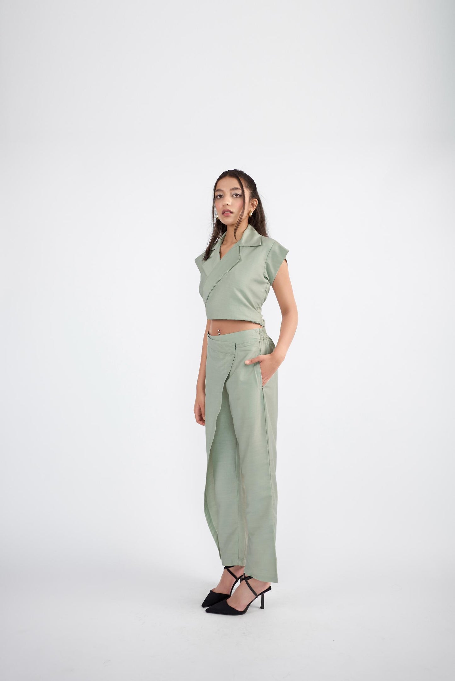 Crop top paired with Korean pants