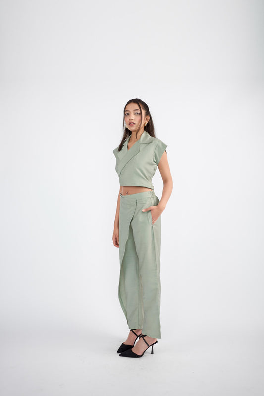 Crop top paired with Korean pants